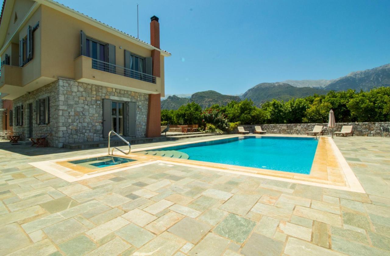 Rodoula In Mystras * ספארטי